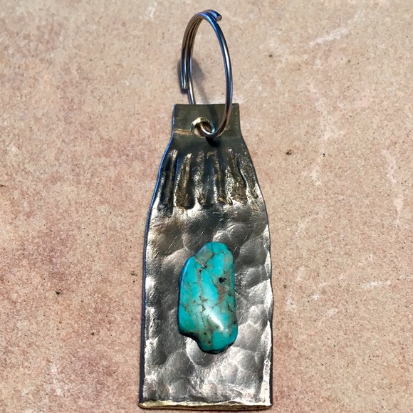 HAND CRAFTED Hammered Shell Casing Turquoise Key Ring - Picture 1 of 2